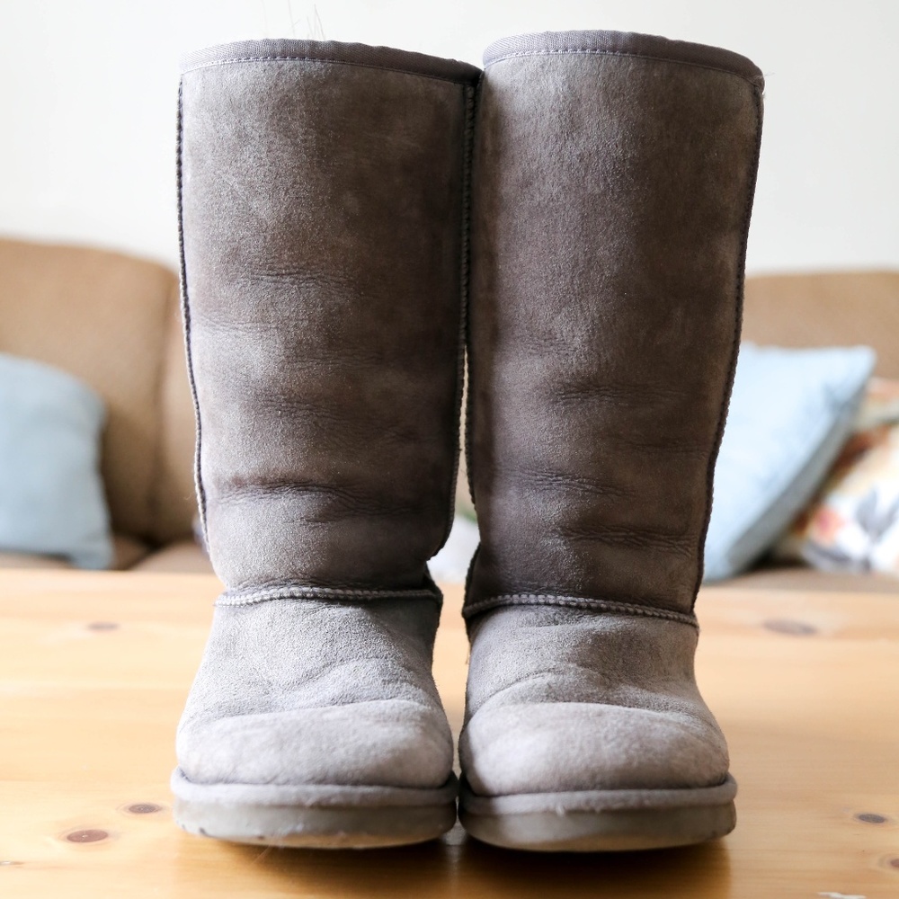 UGG Boots - Gray